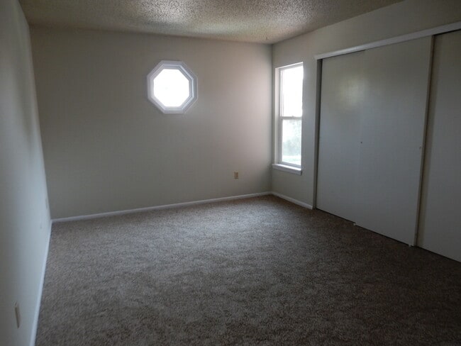 Building Photo - LOVELY spacious 2 bed/2 bath Westminster condo