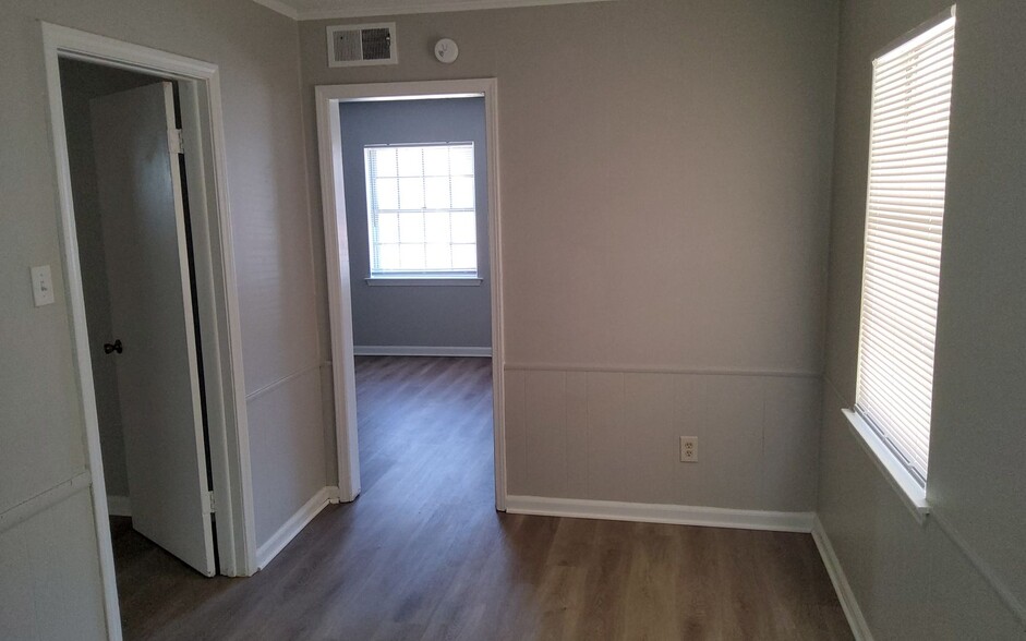 Building Photo - 5061 Belfast Dr