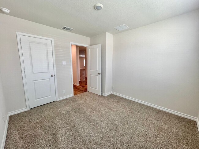 Building Photo - FOR RENT | 4 Bed • 2 Bath in Langdon
