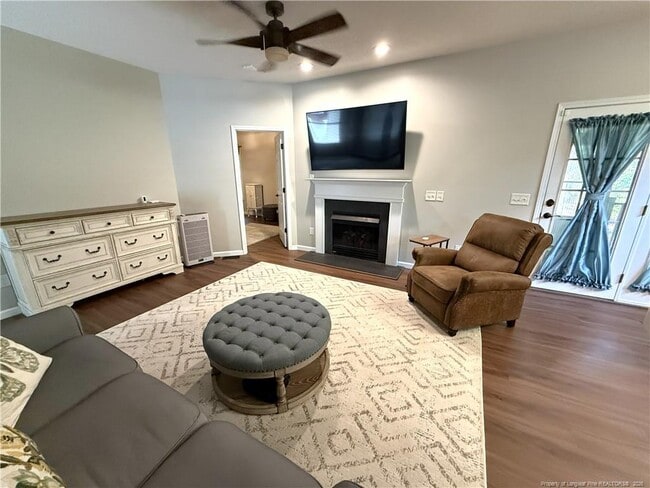 Building Photo - 1605 N Stonegate Dr