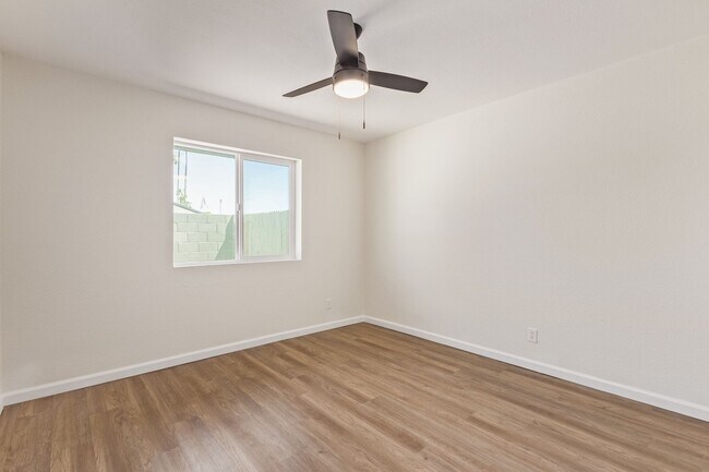 Building Photo - Newly Renovated On Broadway - Mesa!