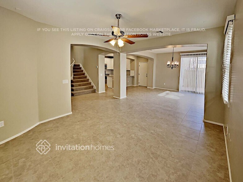 Building Photo - 853 S Huish Dr