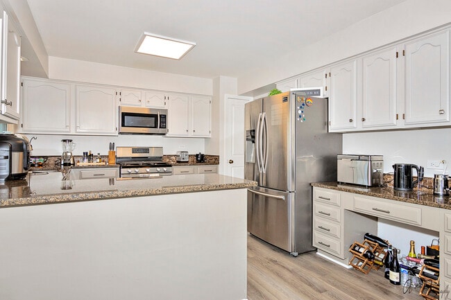 Building Photo - 1229 Thorndale Ln