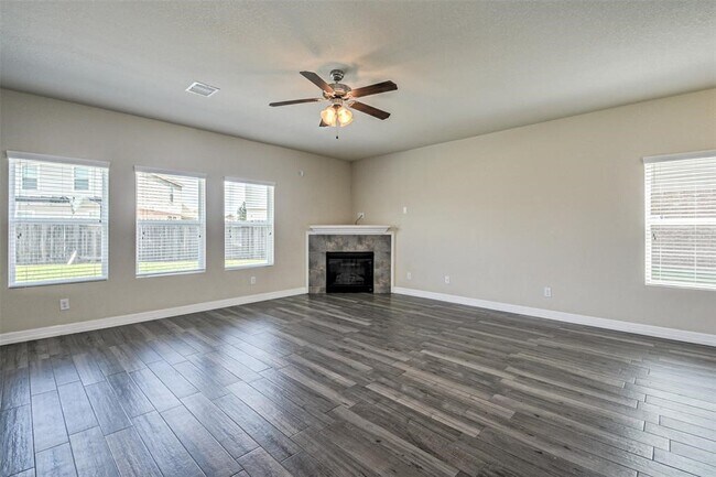 Building Photo - 17822 Aveleigh Ln