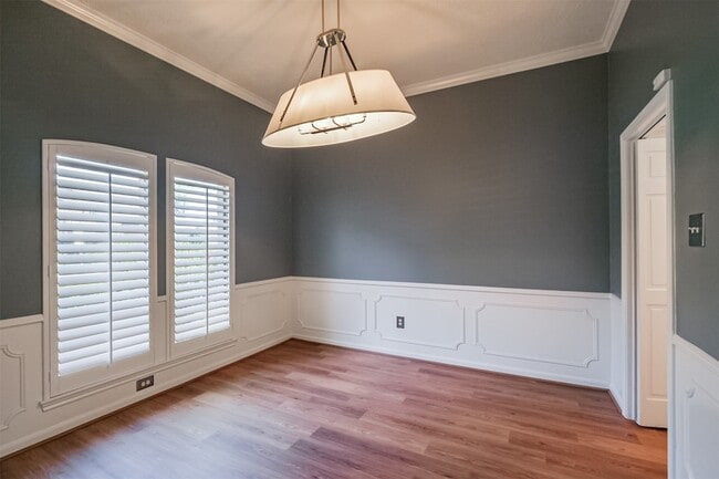 Building Photo - 1715 Woodland Park Dr