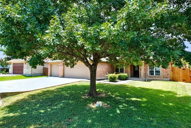 Building Photo - Stunning 4-Bedroom Home in Live Oak Hills,...