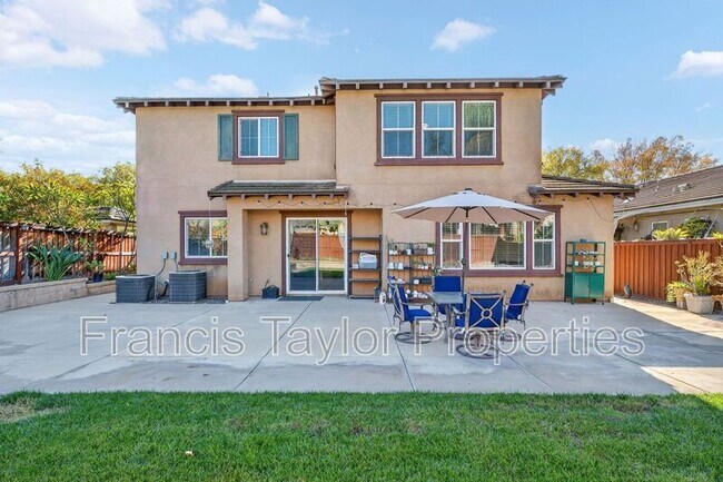 Building Photo - 504 Eureka Dr