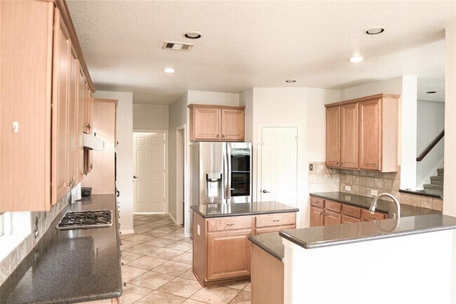Building Photo - 10234 Five Oaks Ln