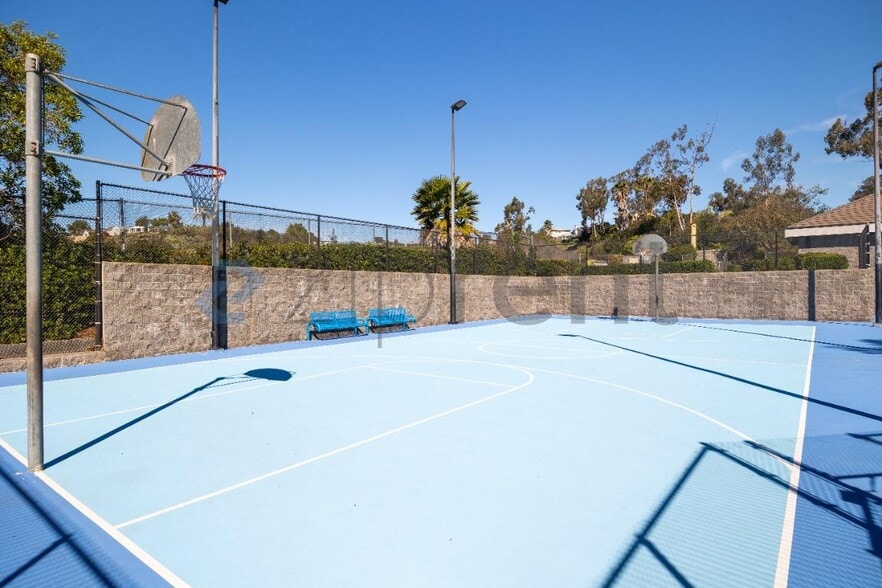 Building Photo - 2404 Manzana Way