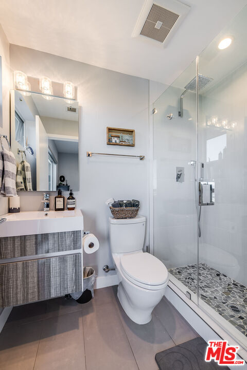 Building Photo - 7191 Pacific View Dr