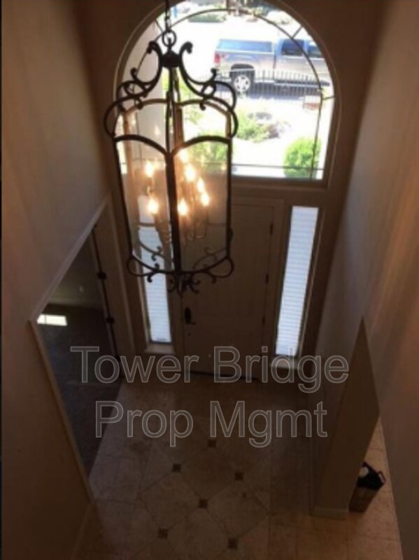 Building Photo - 3766 Mira Loma Dr