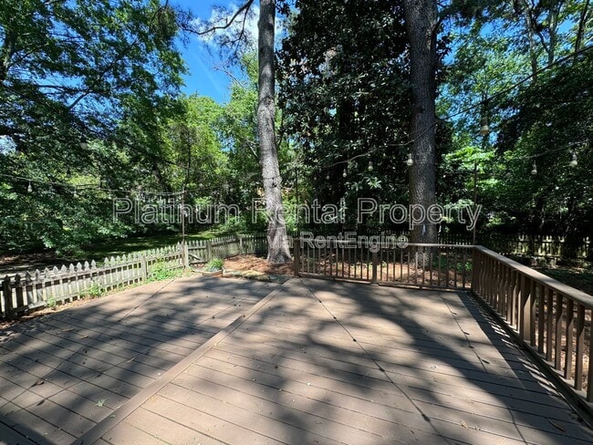 Building Photo - 383 Springdale Dr NE