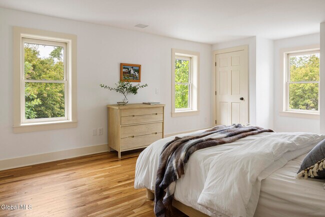 Building Photo - 243 Morton Rd