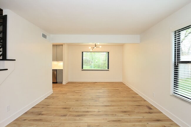 Building Photo - Beautifully Renovated Carmel Home!
