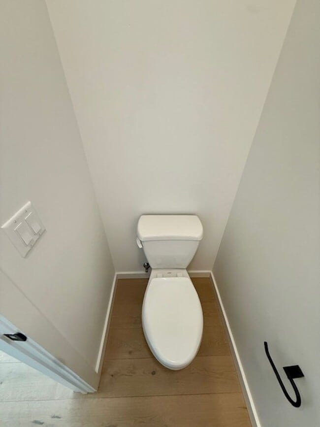 Building Photo - Single Family HOME with 3 Bedrooms 2 1/2 Bathrooms - Where Mountains meet you at upscale living!