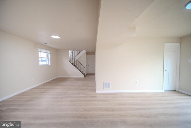 Building Photo - 11209 Caroline Ave