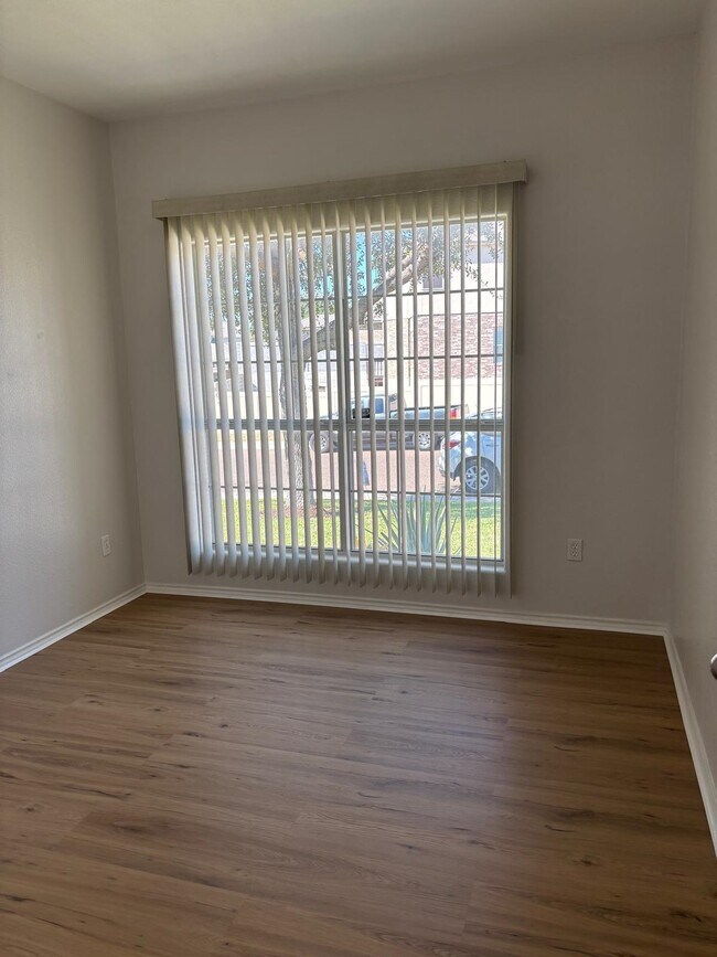 Building Photo - 217 Kahlo Loop