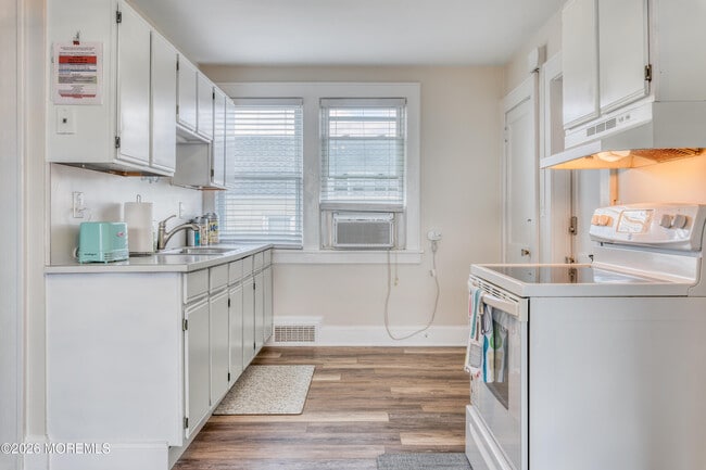 Building Photo - 2 Via Ripa Wy