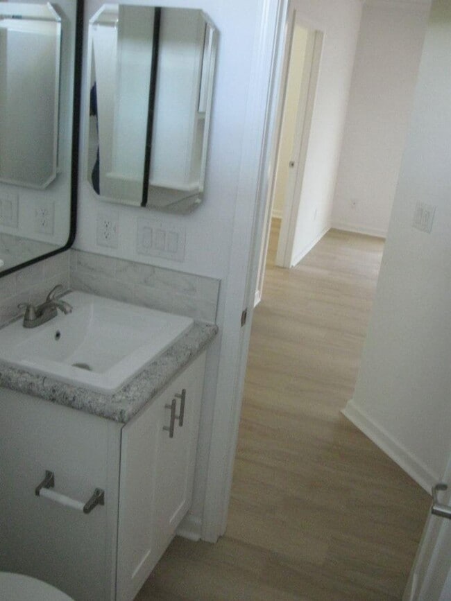 Building Photo - 43 Orange Blossom St