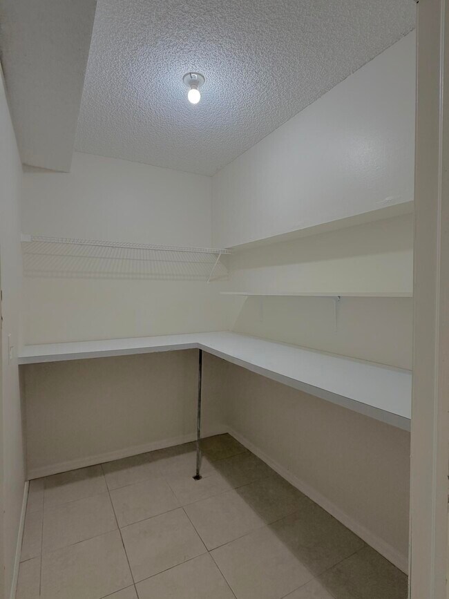 Building Photo - 13790 Bottlebrush Ct