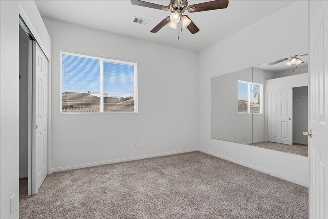 Building Photo - 8228 Fawn Brook Ct