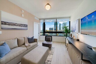 Building Photo - 225 N Miami Ave