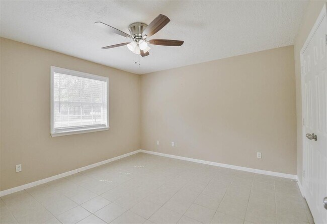 Building Photo - 3 Magnolia Ln