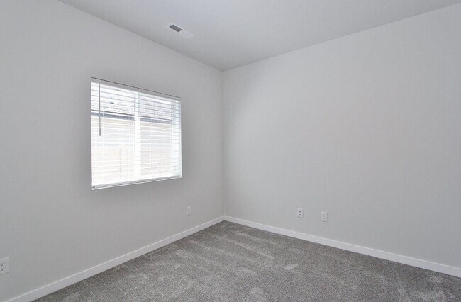 Building Photo - Single-Level Home in Quiet Neighborhood