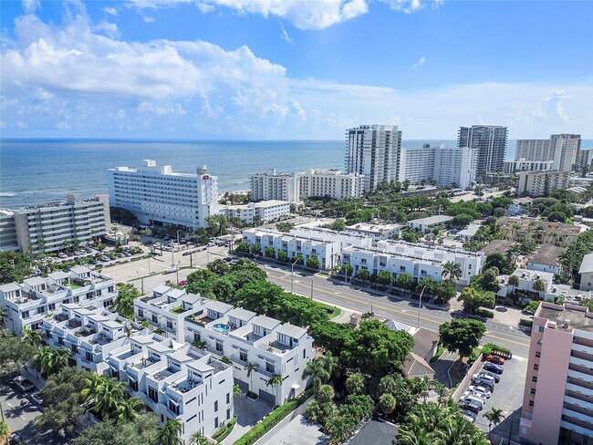 Building Photo - 3270 NE 15th St