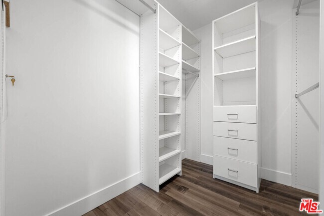 Building Photo - 1215 S Bedford St