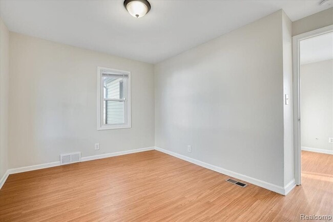 Building Photo - 60 W Harry Ave