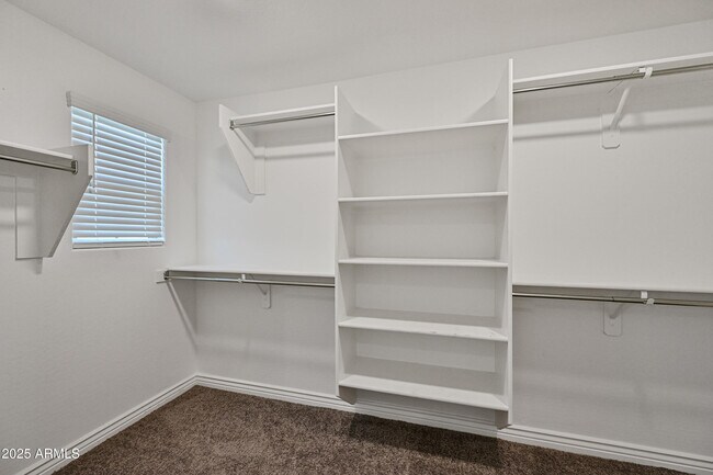 Building Photo - 14435 W El Cortez Pl