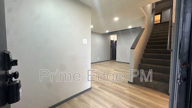Building Photo - 1701 Ridgehaven Ct