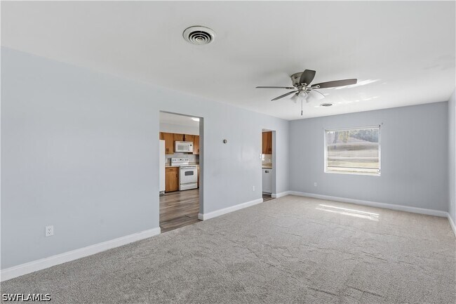 Building Photo - 4220 Deleon St