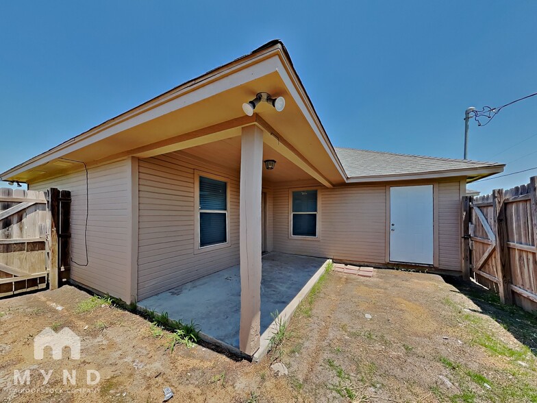 Building Photo - 104 Jolin Ln