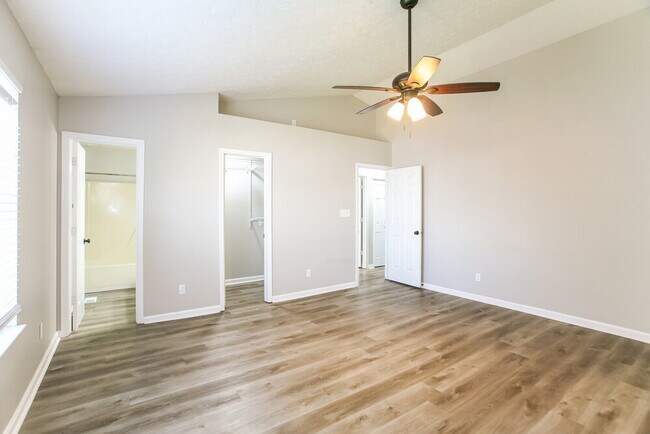 Building Photo - 6642 Pasco Ln