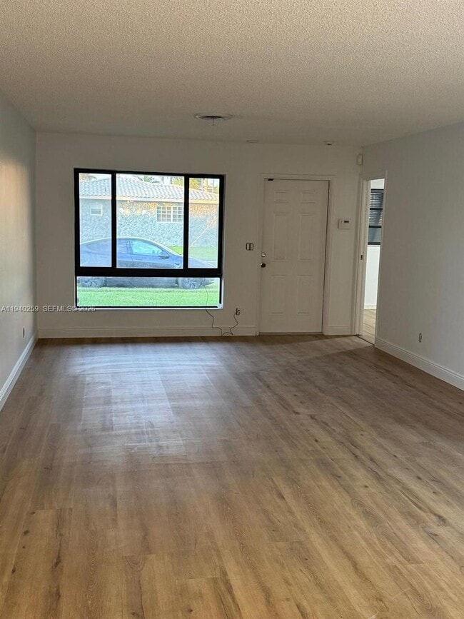 Building Photo - 238 SE 3rd St