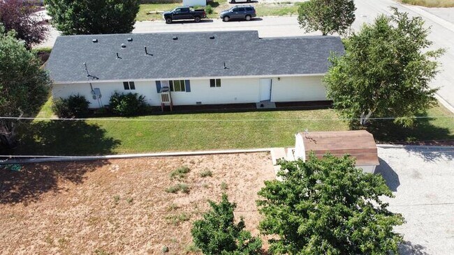 Building Photo - 465 Meadowlark Ln