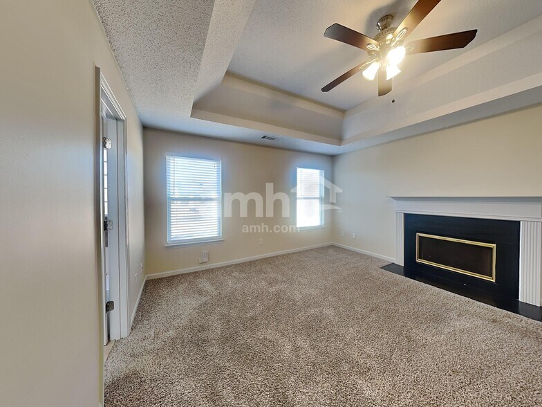 Building Photo - 4298 Persian Ct