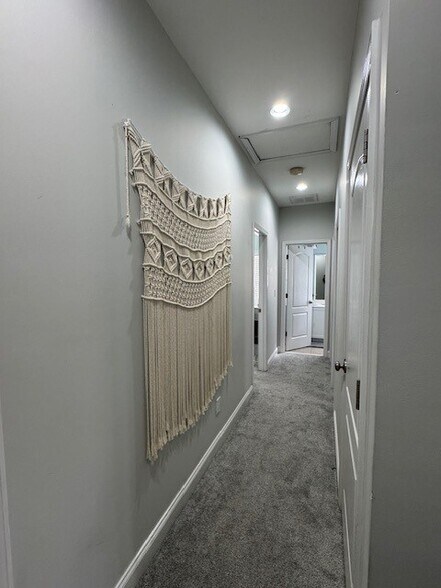 top floor hallway - 9503 Westchire Ct