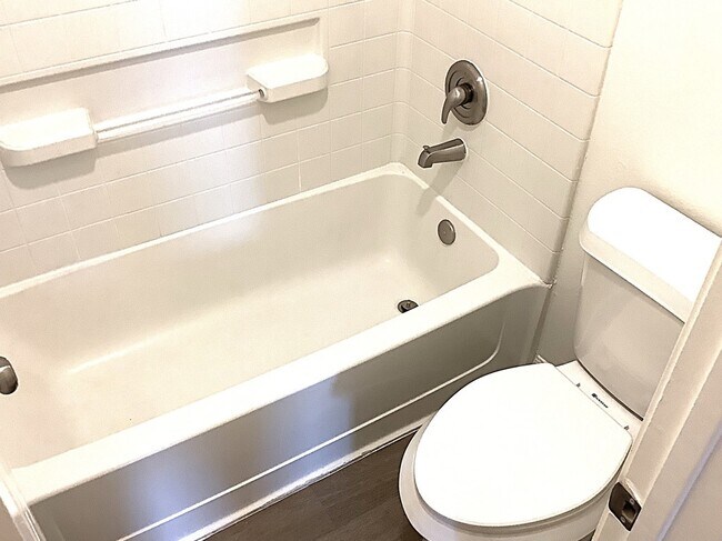 Building Photo - 910 Redcrest Springs Ct