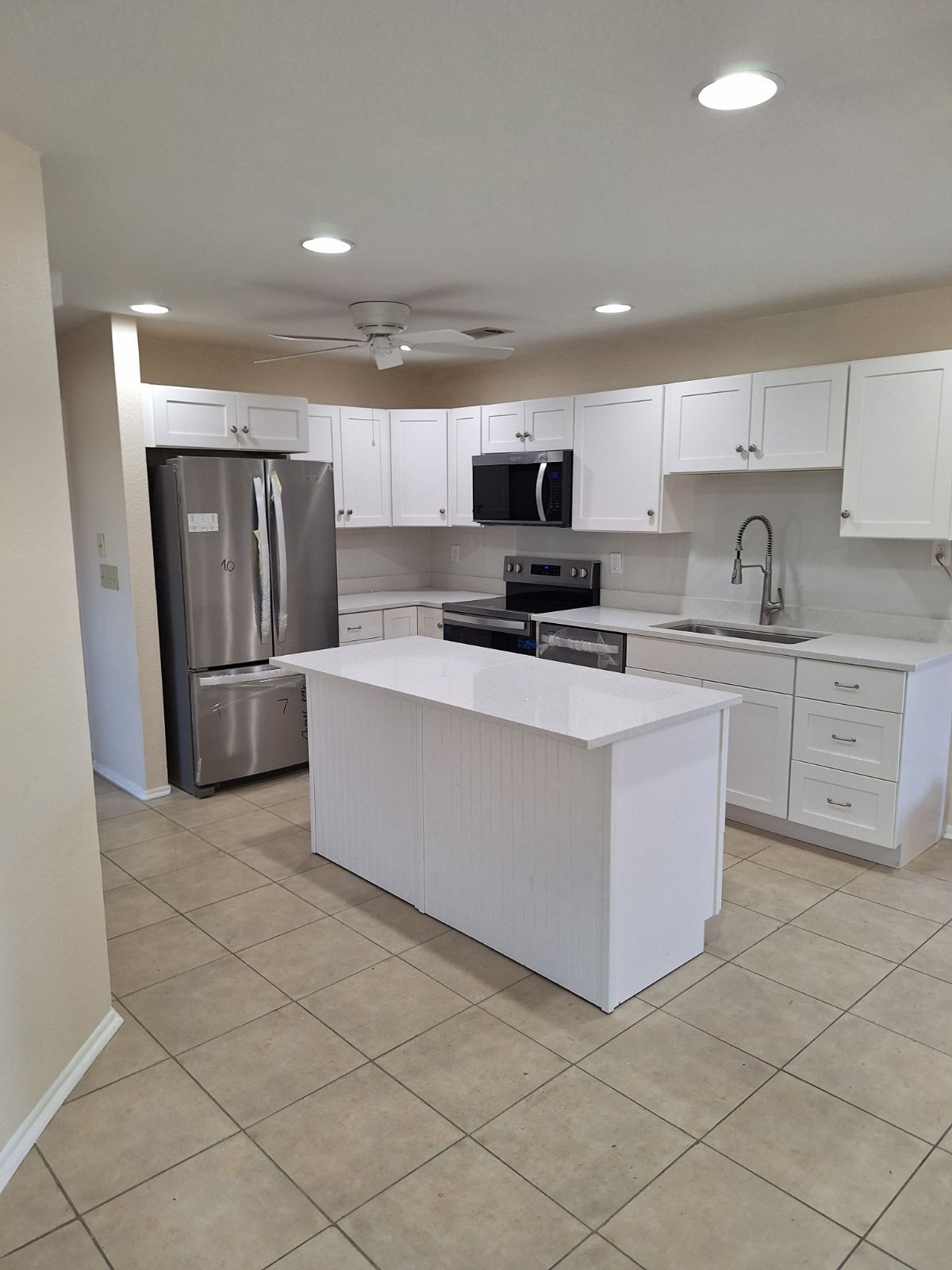 Building Photo - 5439 Kenwood Dr