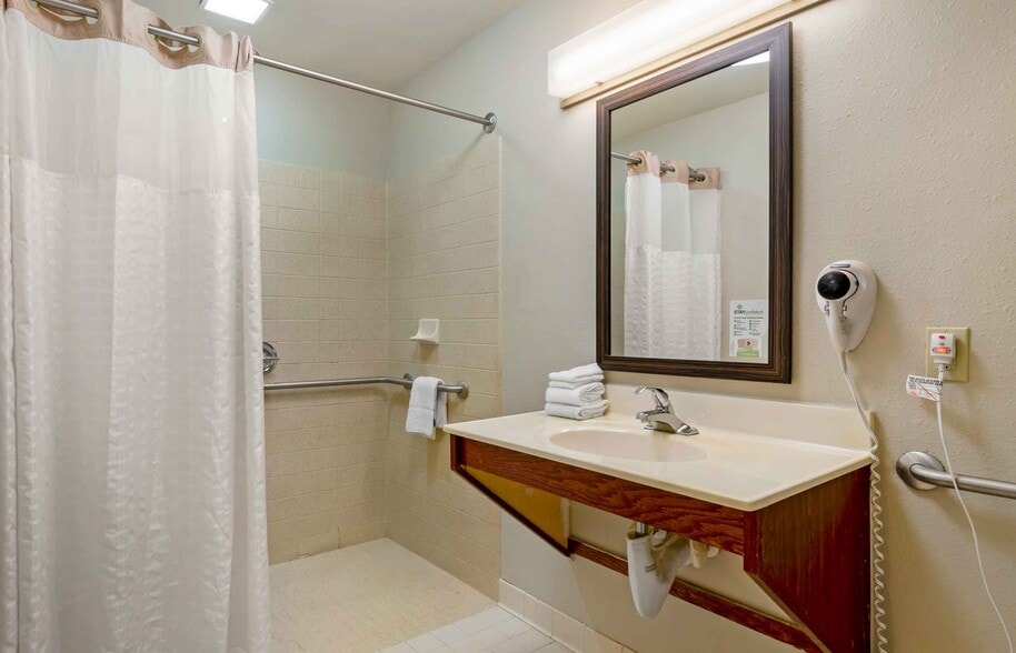 Building Photo - Furnished Studio-Kansas City - Overland Park - Metcalf Ave
