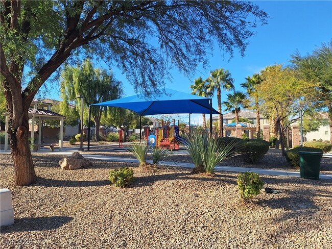 Building Photo - 370 Kensington Palace Ave