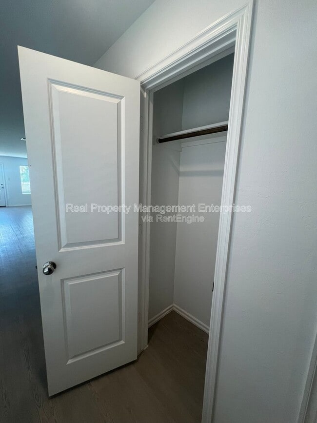 Building Photo - 14810 Razorbill Dr