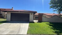 Building Photo - (APPLICATION PENDING) Beautiful East Lanca...