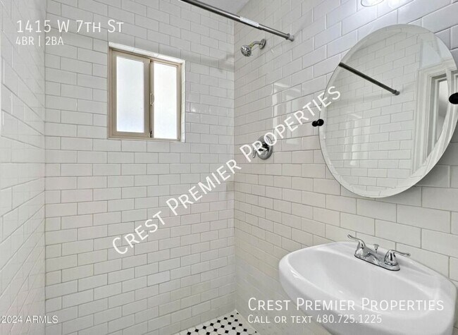 Building Photo - 1415 W 7th St