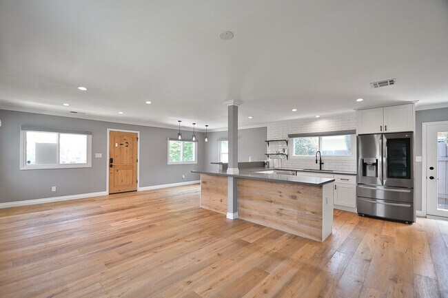 Building Photo - Fully Remodeled Spanish Style Home - Walk ...