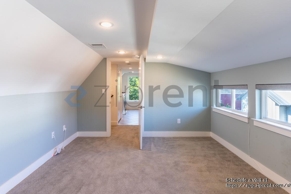 Building Photo - 3133 Govalle Ave