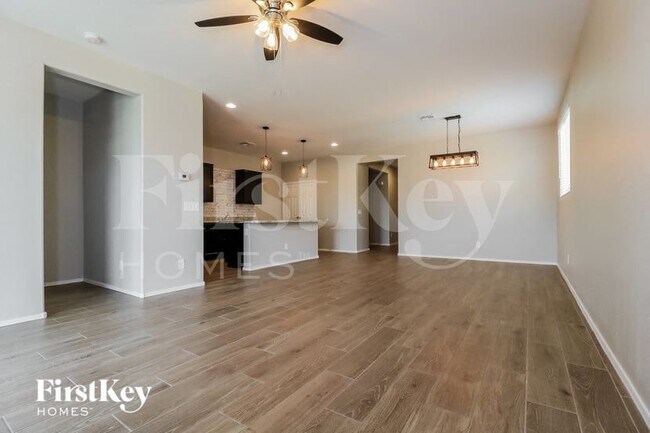 Building Photo - 17565 W Villa Chula Ln